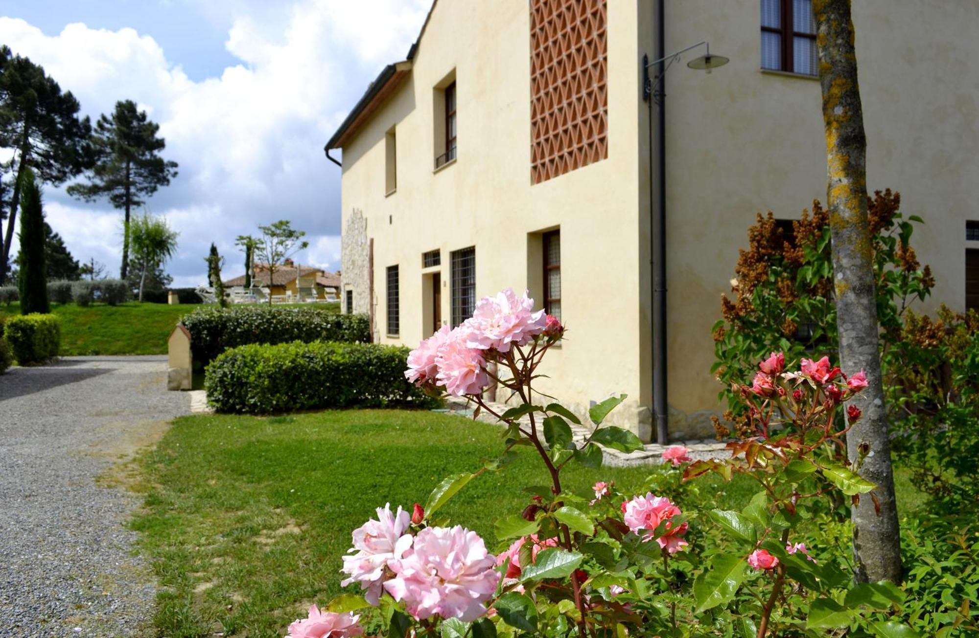 Tuscany Country Apartments غامباسي تيرمي المظهر الخارجي الصورة